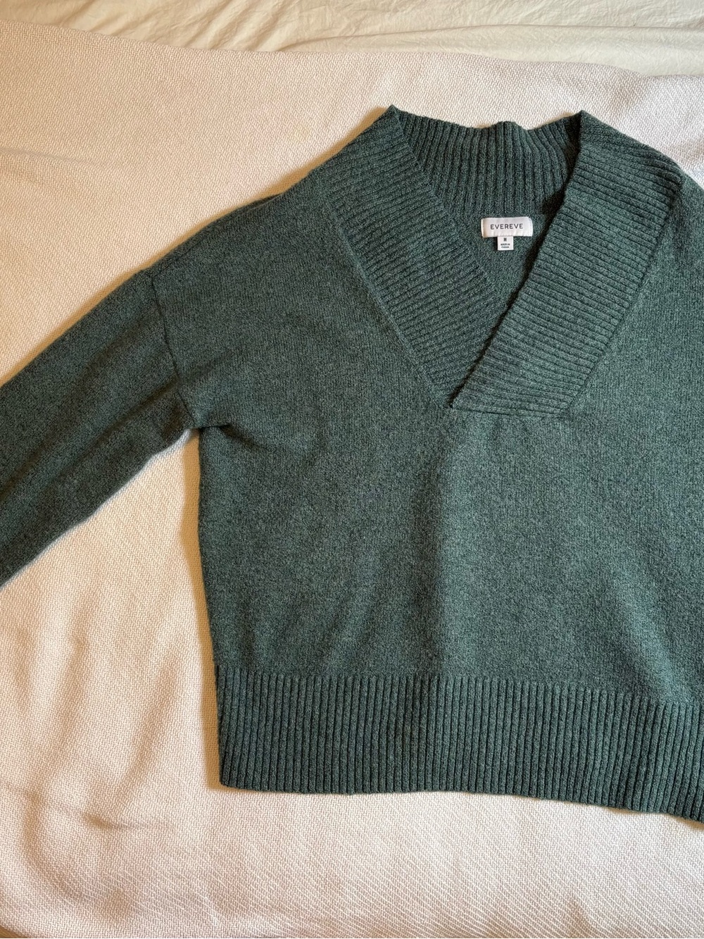 Evereve Dark Green Ribbed V-Neck Pullover Sweater